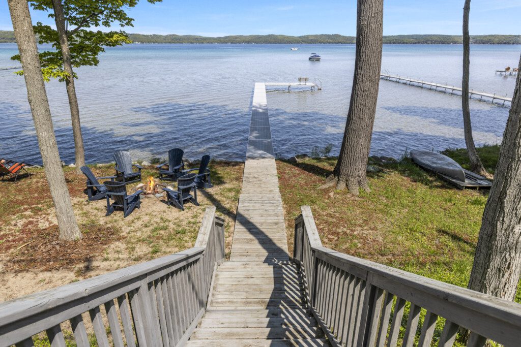 74299 380568 zEy jDe2i5XmQ44aSVoc9832EaHf2ET jenS4bugArY 6842db628fe82.jpg